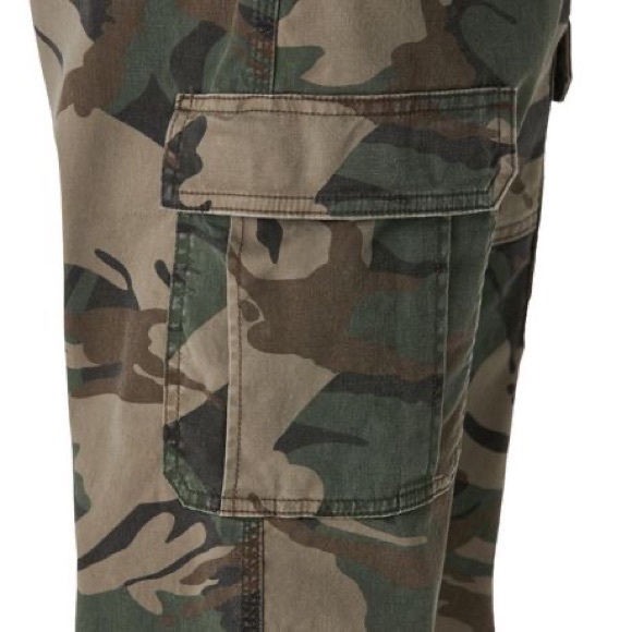 Unisex Wrangler Camo Cargo Pants - Picture 4 of 9